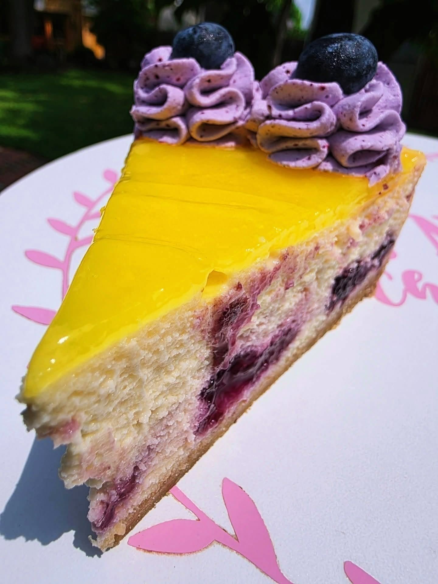 Lemon-Blueberry-Cheesecake