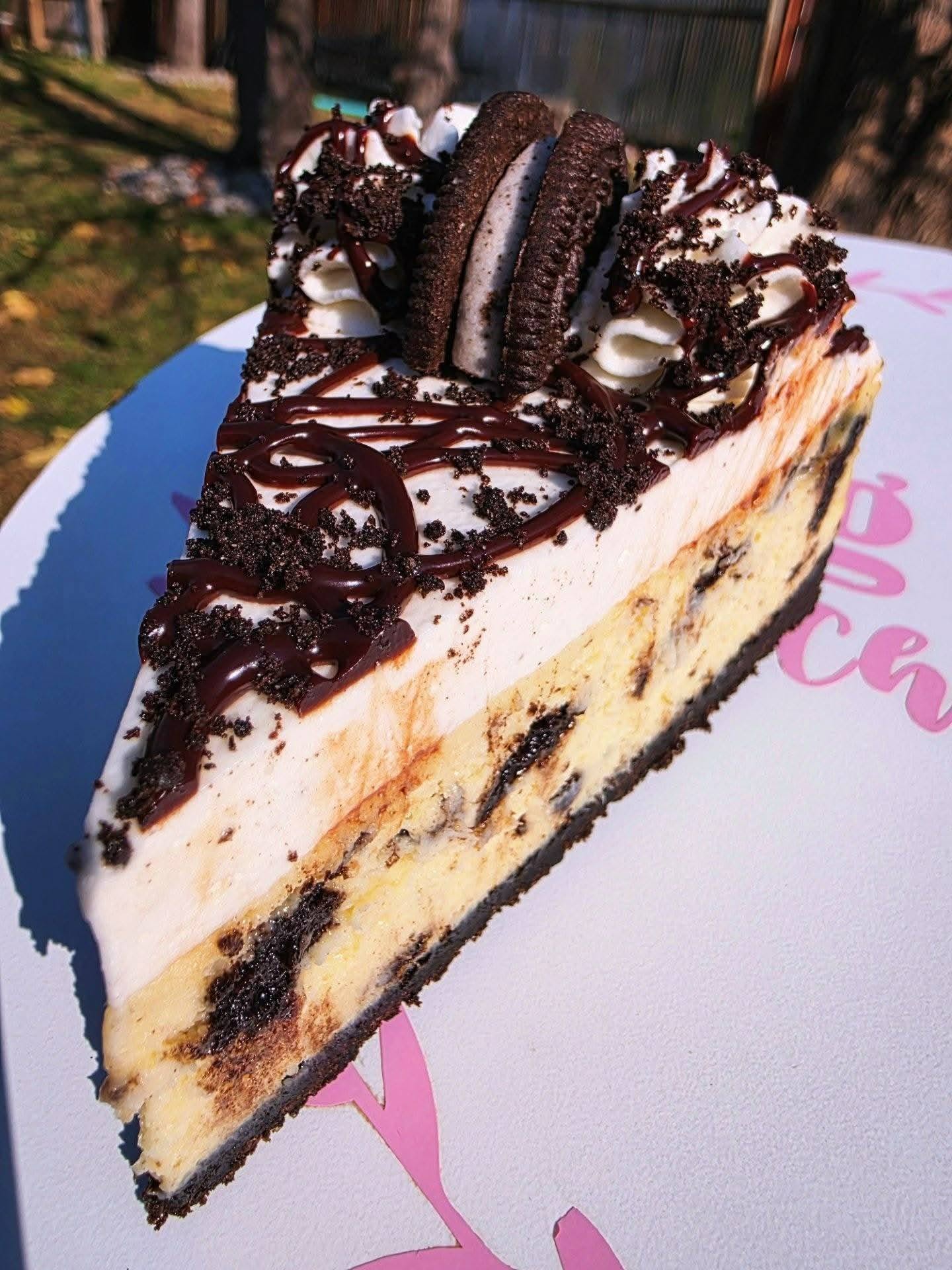 Loaded-Cream-Cookie-Cheesecake