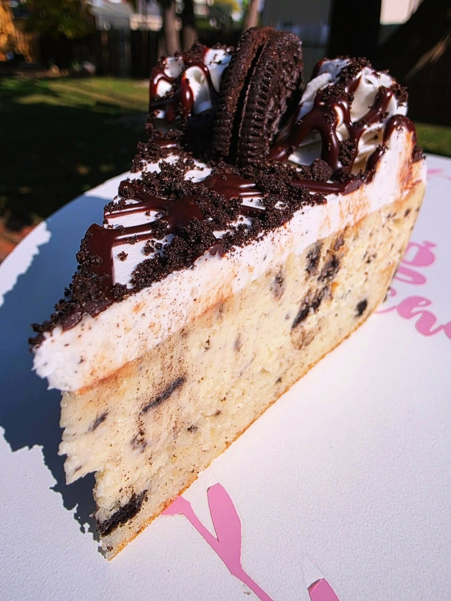 Oreo-Pound-Cake-Cheesecake