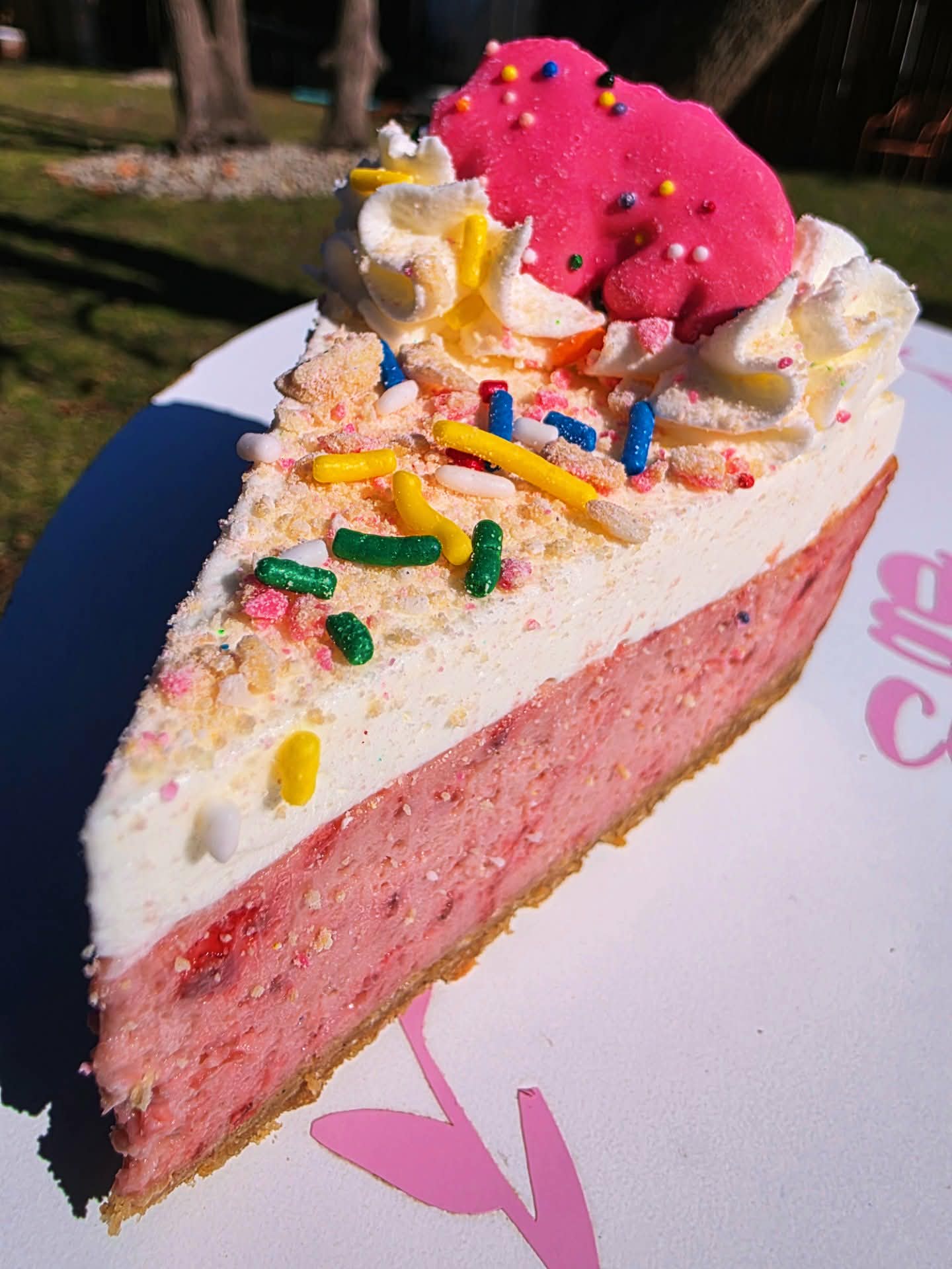 Strawberry-Frosted-Animal-Cookie-Cheesecake